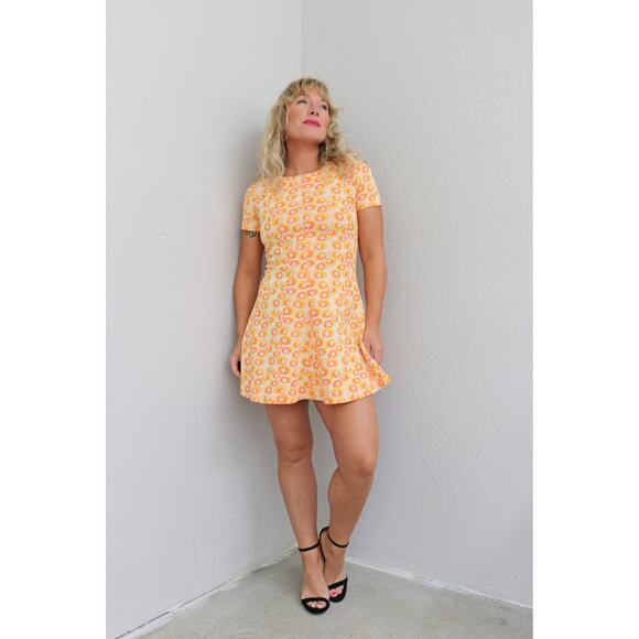1960's Vintage Marigold Floral Mini Dress ~ Women's XS SM 70's Retro Mod Short - Picture 8 of 10